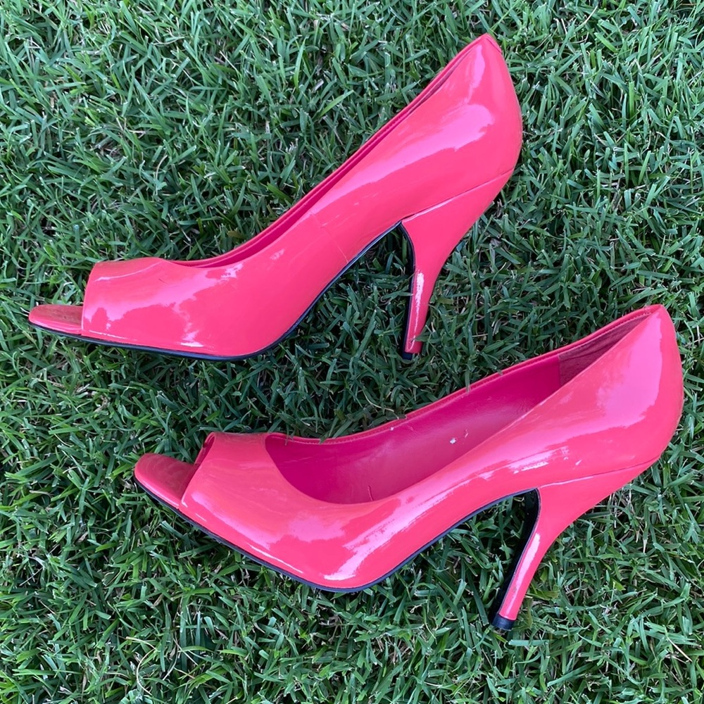 PROM Barbie Pink BCBGeneration peep toe shiny heels size 9B